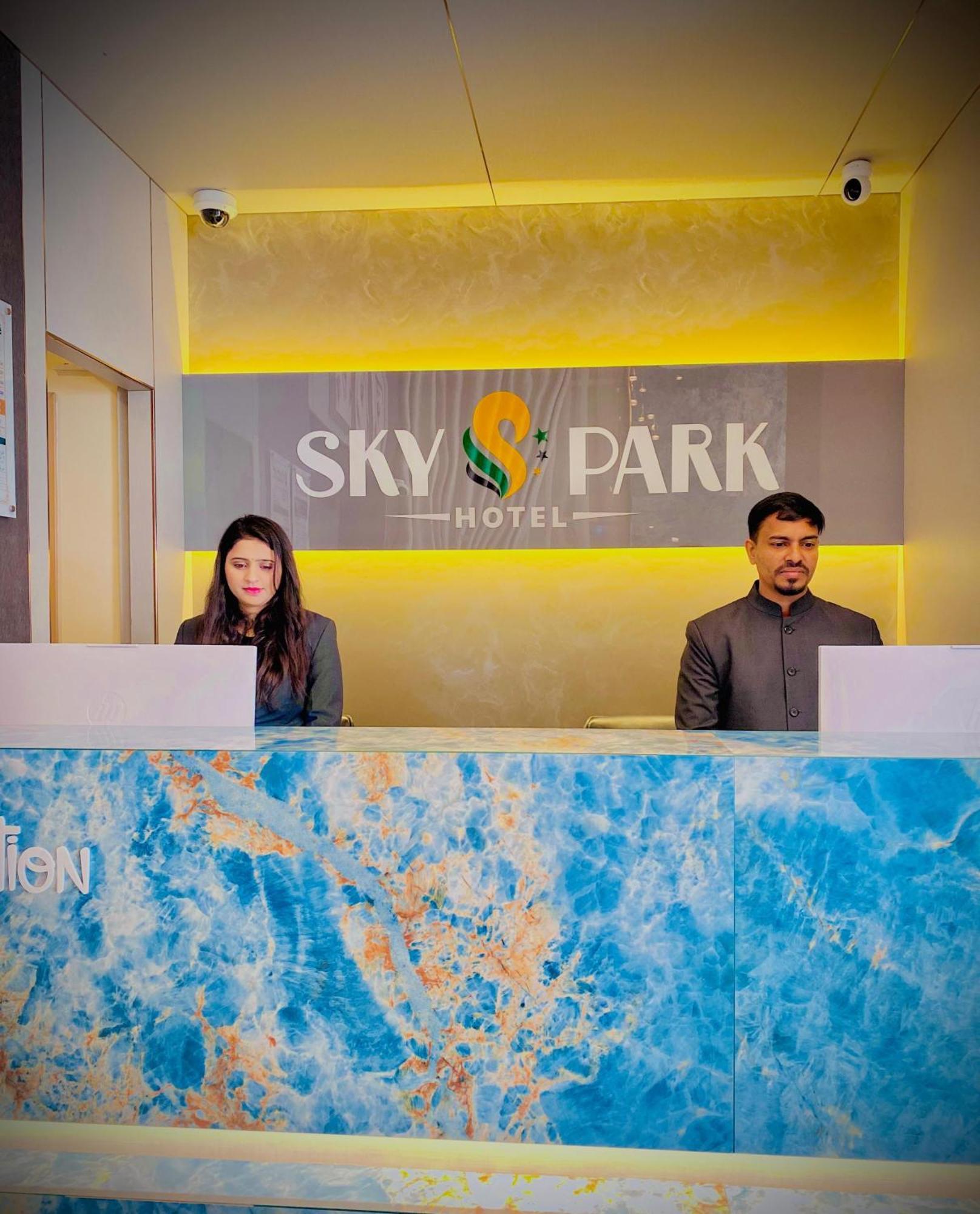 Sky Park Hotel Dubai Esterno foto